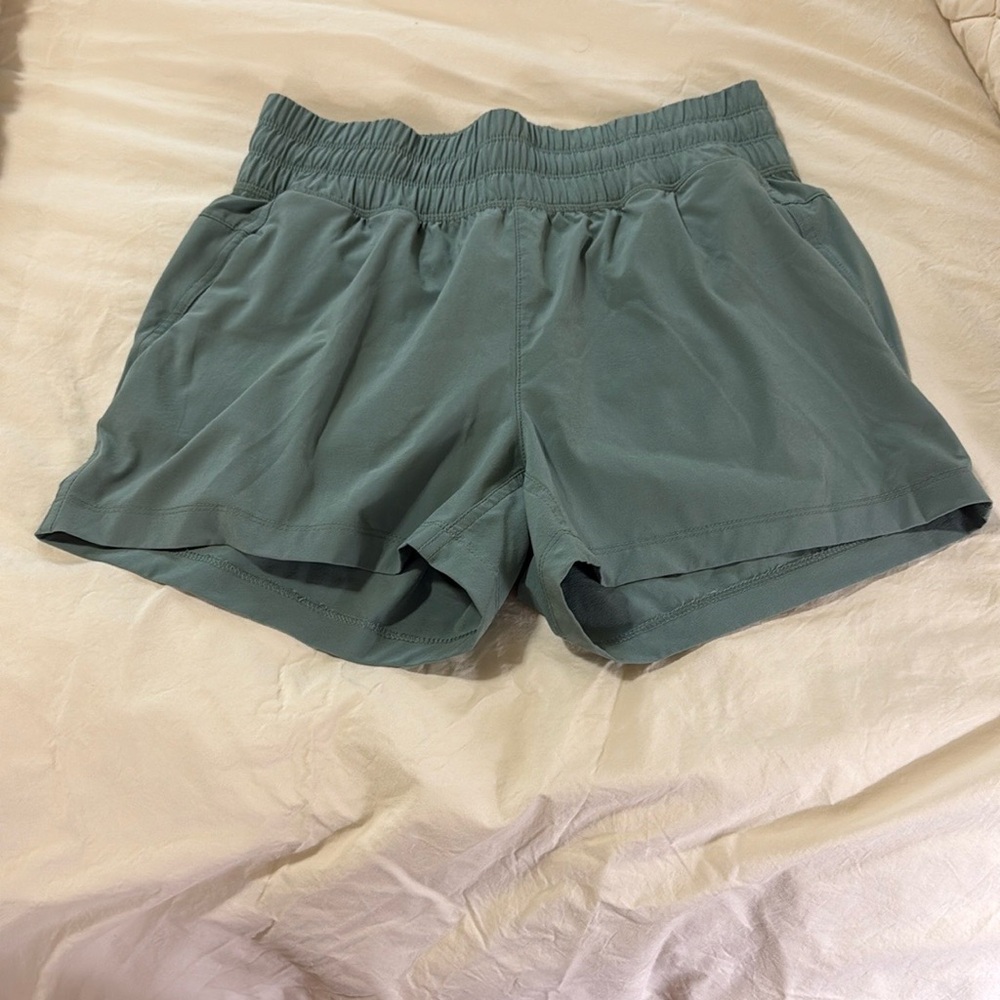 Free Fly Apparel Green Athletic Shorts Lightweight Performance Sz S NWOT